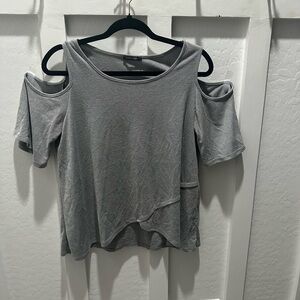 Papermoon‎ Gray Cold Shoulder Tee